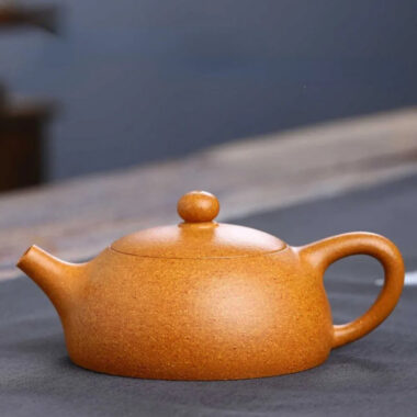 Full Handmade Yixing Zisha Teapot [Half Moon Pot] (Wucai Lao Duan Ni – 180ml)