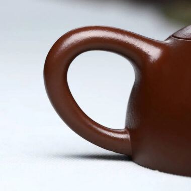 Full Handmade Yixing Zisha Teapot [Half Moon Pot] (Zi Ni – 180ml)