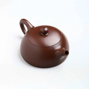 Full Handmade Yixing Zisha Teapot [Half Moon Pot] (Zi Ni – 180ml)