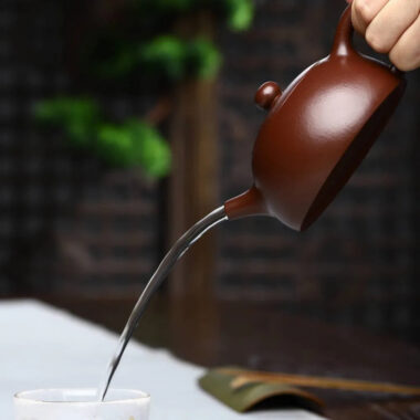 Full Handmade Yixing Zisha Teapot [Half Moon Pot] (Zi Ni – 180ml)