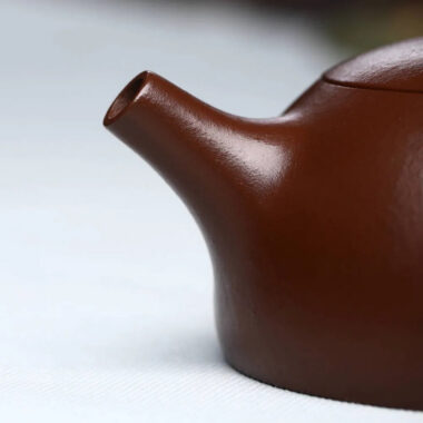 Full Handmade Yixing Zisha Teapot [Half Moon Pot] (Zi Ni – 180ml)