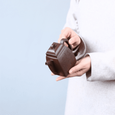Full Handmade Yixing Zisha Teapot [Han Fang] (Lao Zi Ni – 270ml)