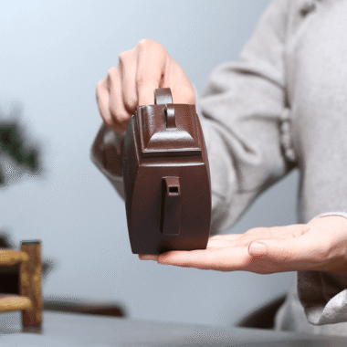 Full Handmade Yixing Zisha Teapot [Han Fang] (Lao Zi Ni – 270ml)
