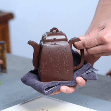 Full Handmade Yixing Zisha Teapot [Han Fang] (Lao Zi Ni – 270ml)