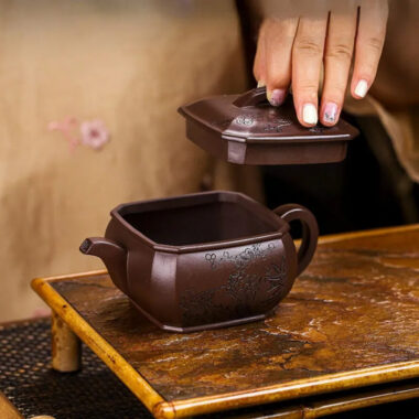 Full Handmade Yixing Zisha Teapot [Hong Xing Piao Xiang] (Zi Jia Ni – 320ml)