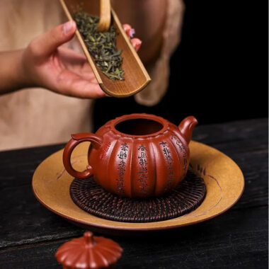 Full Handmade Yixing Zisha Teapot [Hong Yu Jia Gua] (Xiao Meiyao Zhu Ni – 260ml)