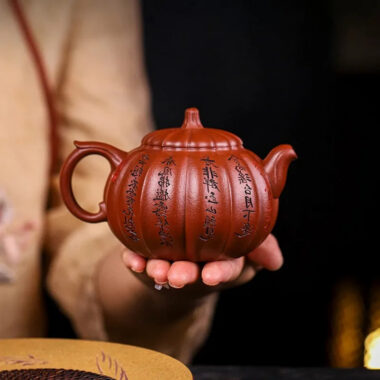 Full Handmade Yixing Zisha Teapot [Hong Yu Jia Gua] (Xiao Meiyao Zhu Ni – 260ml)
