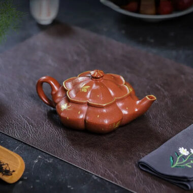 Full Handmade Yixing Zisha Teapot [Hua Fei Die Wu] (Jin Jiang Po Ni – 250ml)