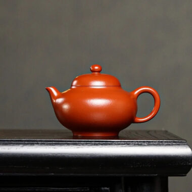 Full Handmade Yixing Zisha Teapot [Hua Ying Pot] (Zhu Ni – 160ml)