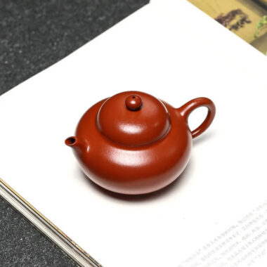 Full Handmade Yixing Zisha Teapot [Hua Ying Pot] (Zhu Ni – 160ml)