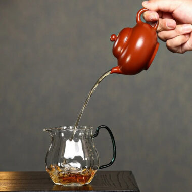 Full Handmade Yixing Zisha Teapot [Hua Ying Pot] (Zhu Ni – 160ml)