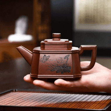 Full Handmade Yixing Zisha Teapot [Hua Yun Die Wu] (Di Cao Qing – 320ml)