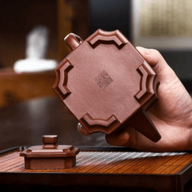 Full Handmade Yixing Zisha Teapot [Hua Yun Die Wu] (Di Cao Qing – 320ml)