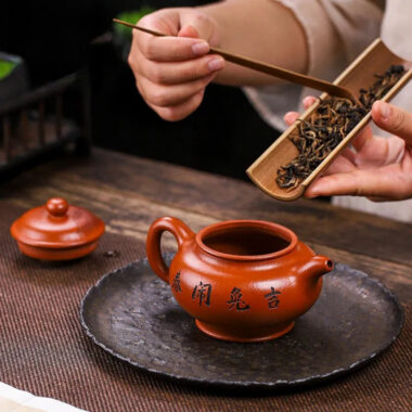 Full Handmade Yixing Zisha Teapot [Ji Tu Nao Chun] (Zhao Zhuang Zhu Ni – 320ml)