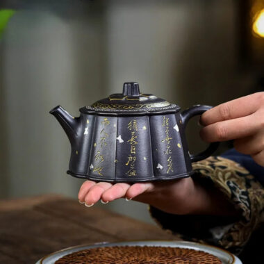 Full Handmade Yixing Zisha Teapot [Jin Ling Hua] (Hei Luolan – 350ml)