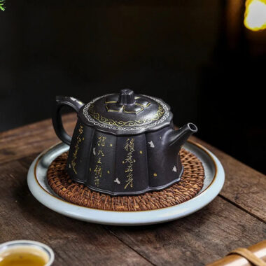 Full Handmade Yixing Zisha Teapot [Jin Ling Hua] (Hei Luolan – 350ml)