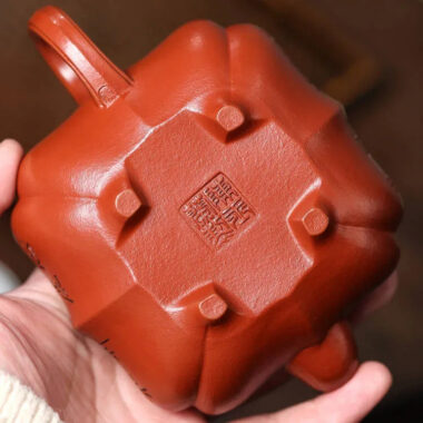 Full Handmade Yixing Zisha Teapot [Jin Nang Chuan Lu Pot] (Xiao Meiyao Zhu Ni – 280ml)