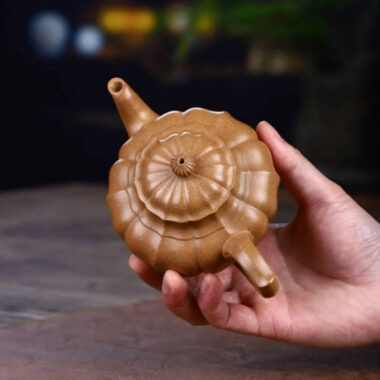 Full Handmade Yixing Zisha Teapot [Jin Nang Xiao Ying Pot] (Wucai Lao Duan Ni – 260ml)