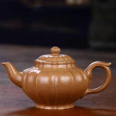 Full Handmade Yixing Zisha Teapot [Jin Nang Xiao Ying Pot] (Wucai Lao Duan Ni – 260ml)