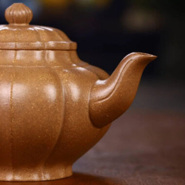 Full Handmade Yixing Zisha Teapot [Jin Nang Xiao Ying Pot] (Wucai Lao Duan Ni – 260ml)