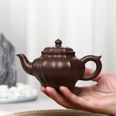 Full Handmade Yixing Zisha Teapot [Jin Nang Xiao Ying Pot] (Zi Ni – 230ml)