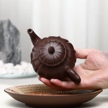 Full Handmade Yixing Zisha Teapot [Jin Nang Xiao Ying Pot] (Zi Ni – 230ml)