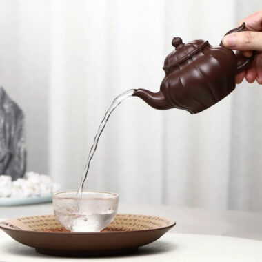 Full Handmade Yixing Zisha Teapot [Jin Nang Xiao Ying Pot] (Zi Ni – 230ml)