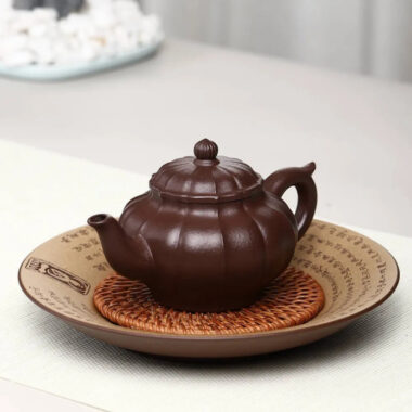 Full Handmade Yixing Zisha Teapot [Jin Nang Xiao Ying Pot] (Zi Ni – 230ml)