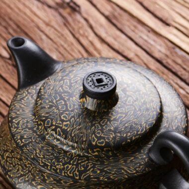 Full Handmade Yixing Zisha Teapot [Jin Qian Bao] (Hei Jiao Ni – 340ml)