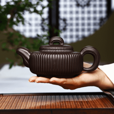Full Handmade Yixing Zisha Teapot [Jin Wen Biyu] (Meigui Zi Ni – 300ml)