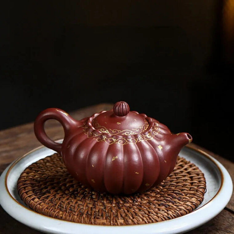 Full Handmade Yixing Zisha Teapot [Jin Wen Ruyi] (Long Xue Sha – 180ml)