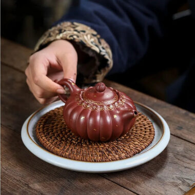 Full Handmade Yixing Zisha Teapot [Jin Wen Ruyi] (Long Xue Sha – 180ml)