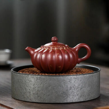 Full Handmade Yixing Zisha Teapot [Jin Wen Ruyi] (Long Xue Sha – 180ml)