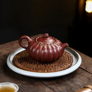 Full Handmade Yixing Zisha Teapot [Jin Wen Ruyi] (Long Xue Sha – 180ml)