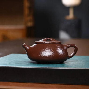 Full Handmade Yixing Zisha Teapot [Jingzhou Shi Piao Pot] (Lao Zi Ni – 220ml)