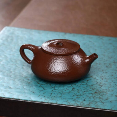 Full Handmade Yixing Zisha Teapot [Jingzhou Shi Piao Pot] (Lao Zi Ni – 220ml)
