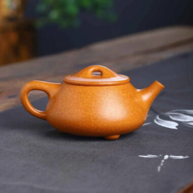 Full Handmade Yixing Zisha Teapot [Jingzhou Shi Piao Pot] (Wucai Lao Duan Ni – 300ml)