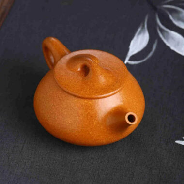 Full Handmade Yixing Zisha Teapot [Jingzhou Shi Piao Pot] (Wucai Lao Duan Ni – 300ml)