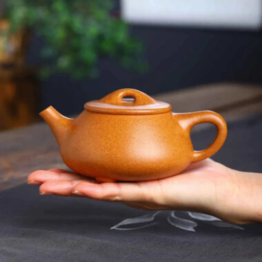 Full Handmade Yixing Zisha Teapot [Jingzhou Shi Piao Pot] (Wucai Lao Duan Ni – 300ml)