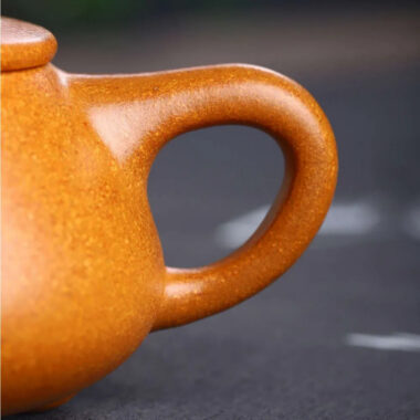 Full Handmade Yixing Zisha Teapot [Jingzhou Shi Piao Pot] (Wucai Lao Duan Ni – 300ml)