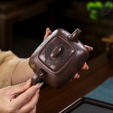 Full Handmade Yixing Zisha Teapot [Jinxiu Shanhe] (Ziyu Jin Sha – 220ml)