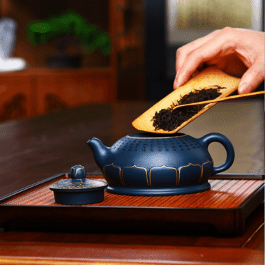 Full Handmade Yixing Zisha Teapot [Jixiang Jinlian] (Tian Qing Ni – 350ml)