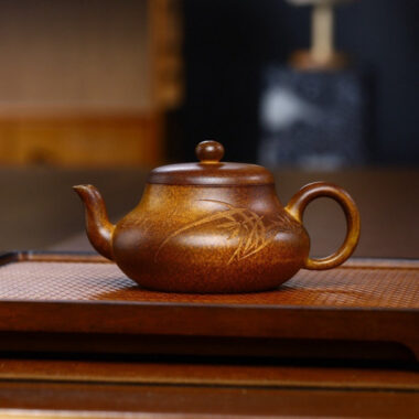 Full Handmade Yixing Zisha Teapot [Junde Pot] (Qing Duan Ni Firewood Fired – 180ml)