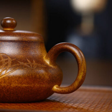 Full Handmade Yixing Zisha Teapot [Junde Pot] (Qing Duan Ni Firewood Fired – 180ml)