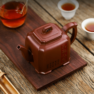 Full Handmade Yixing Zisha Teapot [Kong Rong Rang Li] (Di Cao Qing – 550ml)