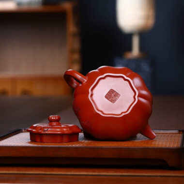 Full Handmade Yixing Zisha Teapot [Kui Fanggu Pot] (Zhu Ni – 260ml)
