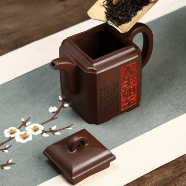 Full Handmade Yixing Zisha Teapot [Life Like Tea] (Hei Xing Sha – 320ml)