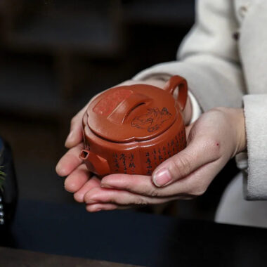 Full Handmade Yixing Zisha Teapot [Ling Hua Hanwa] (Xiao Meiyao Zhu Ni – 180ml)