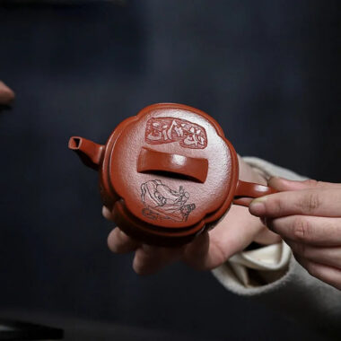 Full Handmade Yixing Zisha Teapot [Ling Hua Hanwa] (Xiao Meiyao Zhu Ni – 180ml)