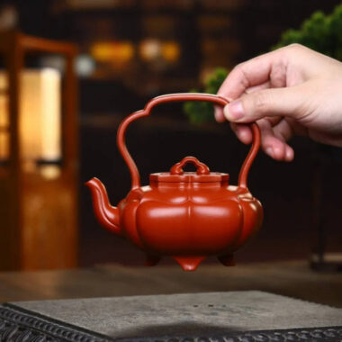 Full Handmade Yixing Zisha Teapot [Linghua Tilaing Pot] (Zhu Ni – 380ml)